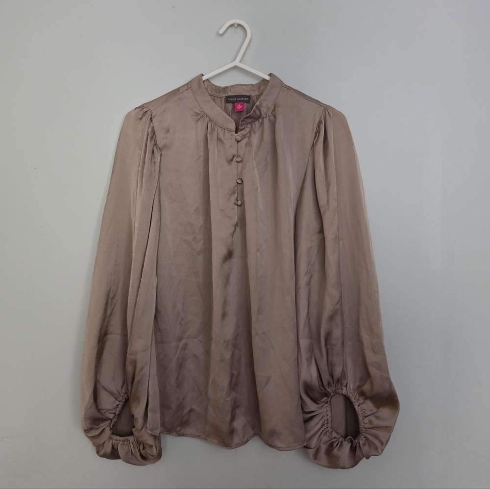 NWT Vince Camuto Champagne Long Sleeve Blouse